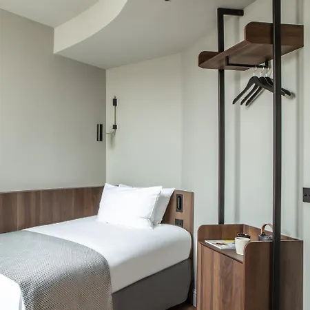 Ibis Styles Gare Du Nord Tgv Hotel 4*
